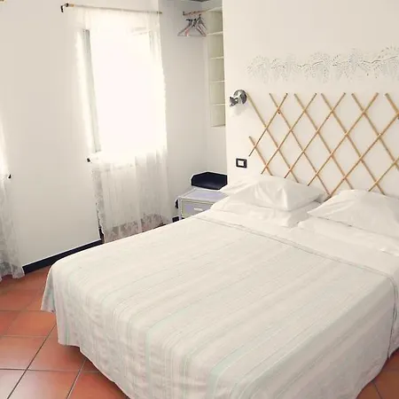 Alojamento de Acomodação e Pequeno-almoço I Glicini Vescina