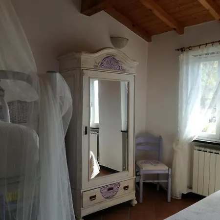 I Glicini 住宿加早餐酒店 Vescina